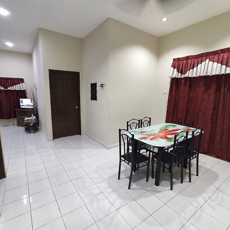 Homestay Selinsing Simpang Ampat Semanggol Exteriör bild