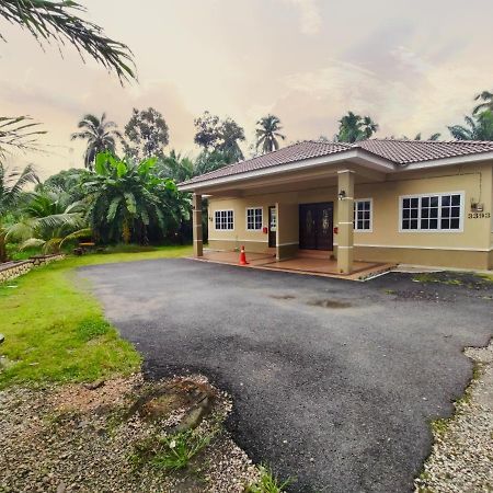 Homestay Selinsing Simpang Ampat Semanggol Exteriör bild