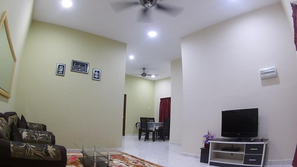 Homestay Selinsing Simpang Ampat Semanggol Exteriör bild