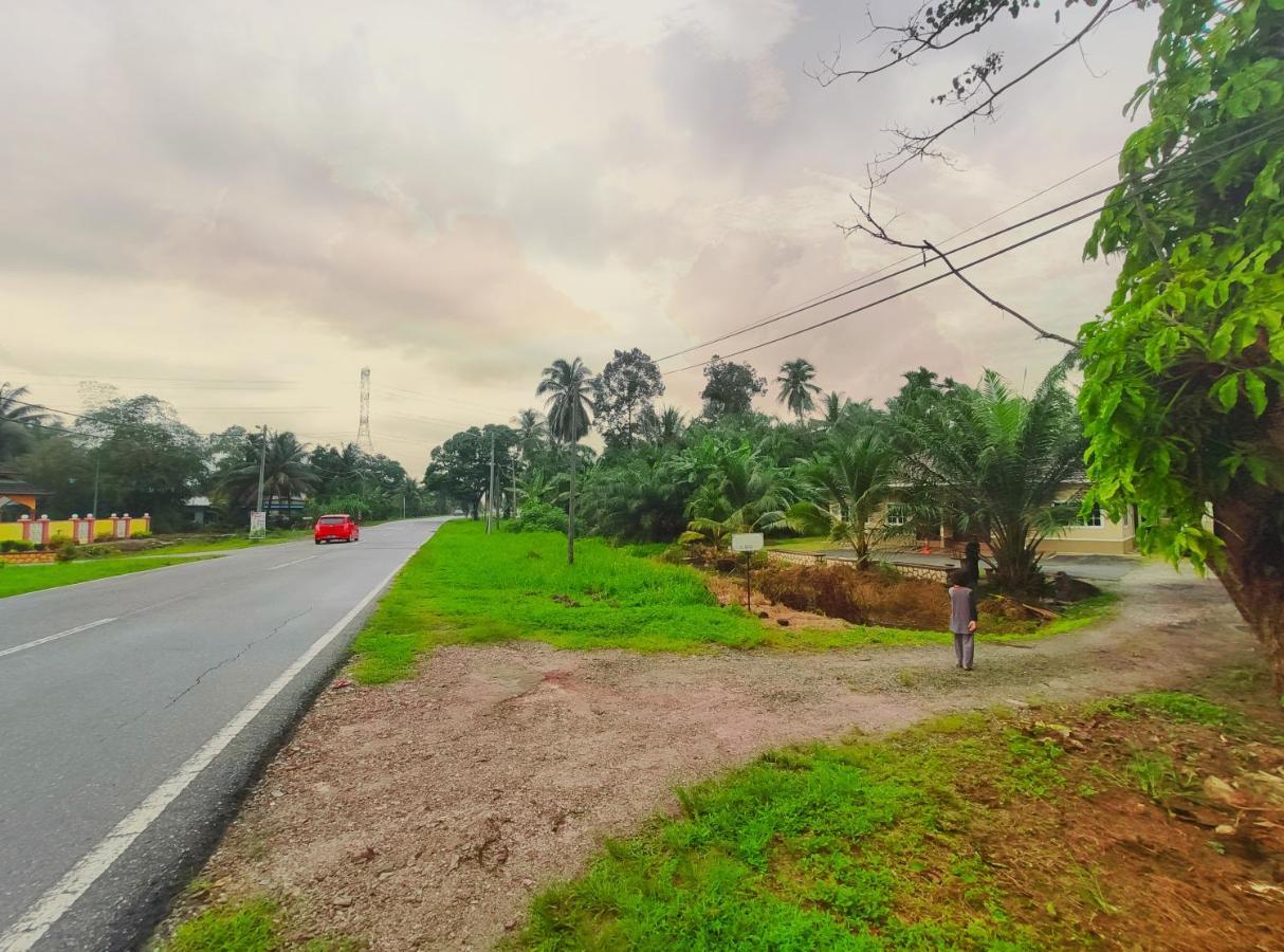 Homestay Selinsing Simpang Ampat Semanggol Exteriör bild
