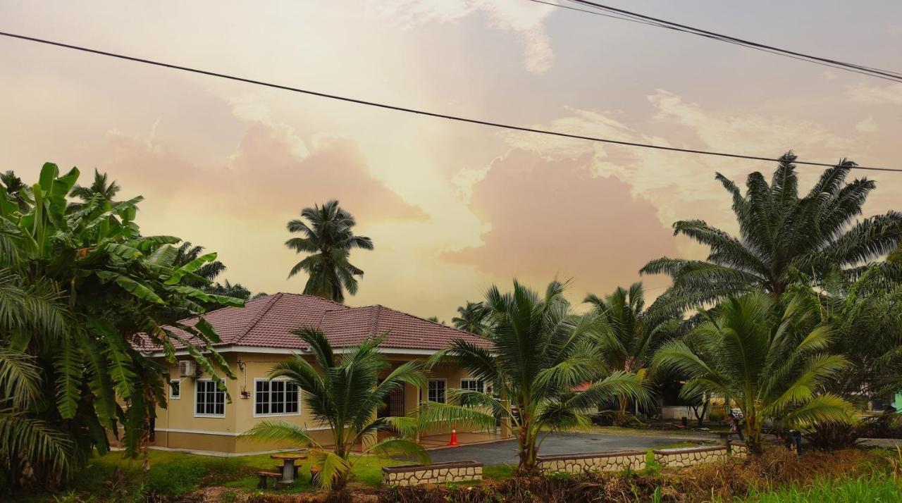 Homestay Selinsing Simpang Ampat Semanggol Exteriör bild